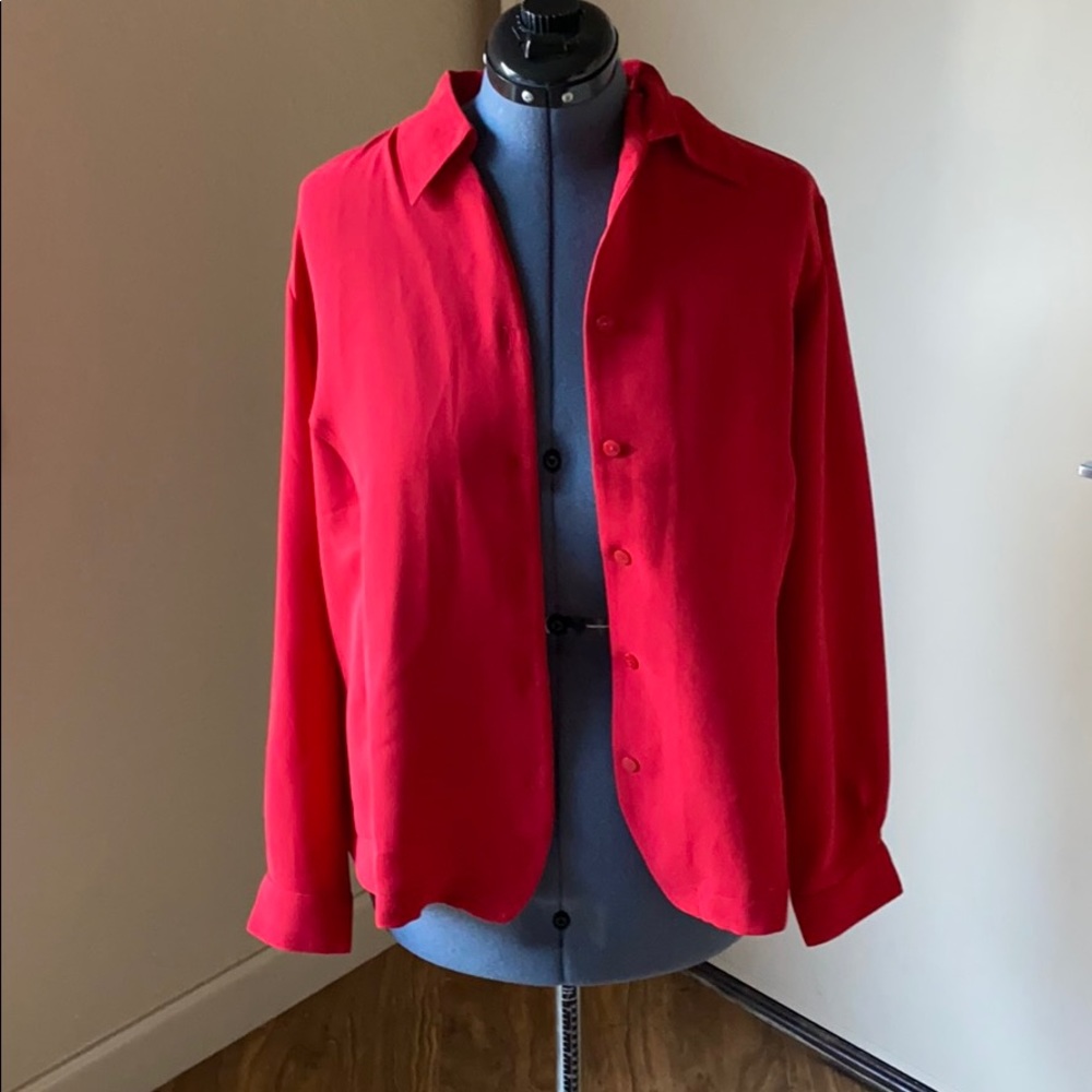 Red Blazer‎